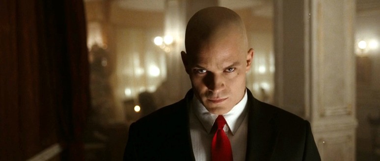 Agent 47 looking at the camera.